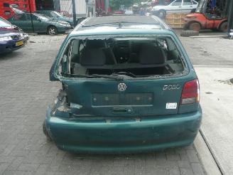 Volkswagen Polo (6n1) hatchback 1.4i 60 (aex)  (07-1995/08-1999) picture 4