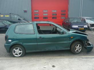 Volkswagen Polo (6n1) hatchback 1.4i 60 (aex)  (07-1995/08-1999) picture 3