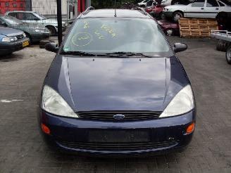Ford Focus i wagon combi 1.8 16v (eydc)  (02-1999/11-2004) picture 2
