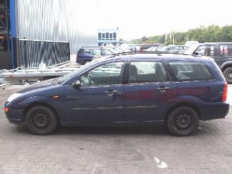Ford Focus i wagon combi 1.8 16v (eydc)  (02-1999/11-2004) picture 4