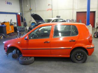 Volkswagen Polo (6n2) hatchback 1.4 (aud)  (10-1999/09-2001) picture 9