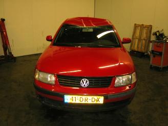 Volkswagen Passat (3b2) sedan 1.9 tdi 90 (ahu)  (10-1996/11-2000) picture 5