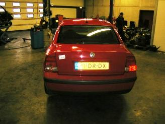 Volkswagen Passat (3b2) sedan 1.9 tdi 90 (ahu)  (10-1996/11-2000) picture 7