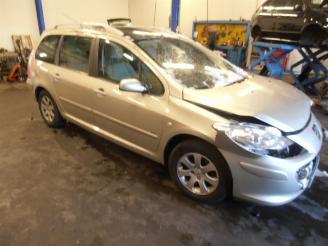Peugeot 307 sw (3h) combi 1.6 hdi 16v (dv6ted4(9hv))  (06-2007/07-2008) picture 5
