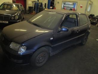 Volkswagen Polo (6n2) hatchback 1.4 16v 75 (aua)  (10-1999/09-2001) picture 4