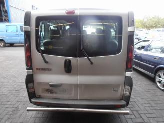 Renault Trafic new (jl) bus 1.9 dci 82 16v (f9qt-762)  (03-2001/12-2006) picture 1