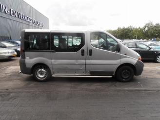 Renault Trafic new (jl) bus 1.9 dci 82 16v (f9qt-762)  (03-2001/12-2006) picture 1