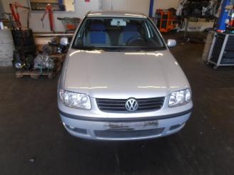 Volkswagen Polo (6n2) hatchback 1.4 16v 75 (aua)  (10-1999/09-2001) picture 2