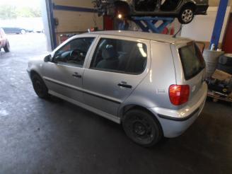 Volkswagen Polo (6n2) hatchback 1.4 16v 75 (aua)  (10-1999/09-2001) picture 3