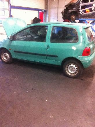 Renault Twingo (c/s06) hatchback 1.2 spi phase i (c3g-700)  (10-1992/08-1996) picture 3