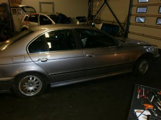 BMW 5-serie (e39) sedan 530d 24v (m57-d30(306d1))  (08-1998/09-2000) picture 1