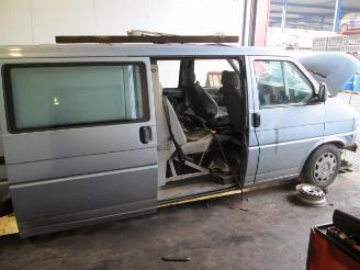 Volkswagen Transporter t4 bus 2.5 tdi +syncro (acv)  (04-2000/02-2003) picture 1