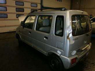 Suzuki Wagon-R+ (sr) mpv 1.0 16v (k10a)  (02-1998/05-2000) picture 3