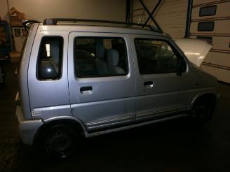 Suzuki Wagon-R+ (sr) mpv 1.0 16v (k10a)  (02-1998/05-2000) picture 1