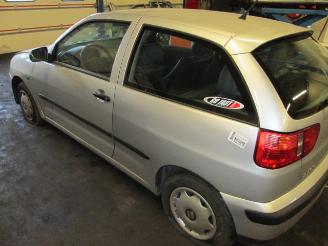 Seat Ibiza ii facelift (6k1) hatchback 1.4 16v (aua)  (06-2000/02-2002) picture 5