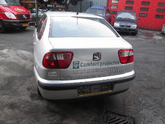 Seat Cordoba facelift (6c2/6k2) sedan 1.6 (alm)  (06-1999/10-2002) picture 4