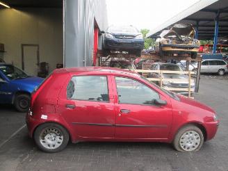 Fiat Punto ii (188) hatchback 1.9 jtd 80 elx (188.a.2000)  (05-1999/09-2001) picture 5