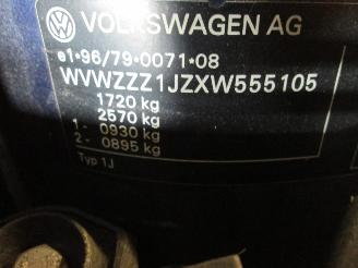 Volkswagen Golf iv (1j1) hatchback 1.9 sdi (agp)  (10-1997/04-2001) picture 3