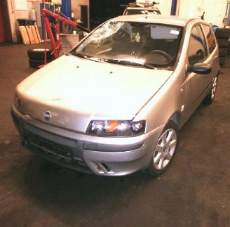 Fiat Punto ii (188) hatchback 1.2 60 s 3-drs. (188.a.4000)  (09-1999/05-2003) picture 1