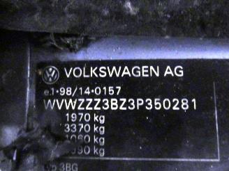 Volkswagen Passat (3b3) sedan 1.9 tdi 100 (avb)  (11-2000/03-2005) picture 5