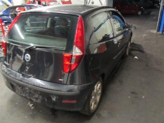 Fiat Punto ii (188) hatchback 1.2 60 s (188.a.4000)  (05-2003/...) picture 4