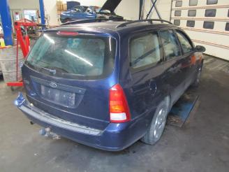 Ford Focus i wagon combi 1.6 16v (fydc)  (12-1998/11-2004) picture 4