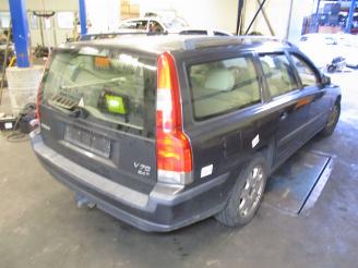 Volvo V-70 (sw) 2.4 t 20v awd (b5244t3)  (09-2001/02-2003) picture 4