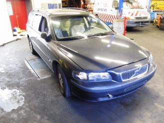 Volvo V-70 (sw) 2.4 t 20v awd (b5244t3)  (09-2001/02-2003) picture 2