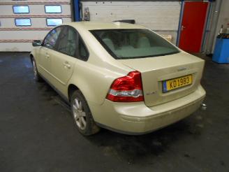 Volvo S-40 (ms) 2.0 d 16v (d4204t)  (01-2004/09-2010) picture 3