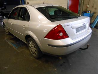 Ford Mondeo iii hatchback 1.8 16v (chbb)  (11-2000/03-2007) picture 3