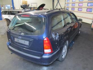 Ford Focus i wagon combi 1.6 16v (fydd)  (12-1998/11-2004) picture 4