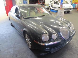 Jaguar S-type sedan 4.0 v-8 32v (gc)  (01-1999/04-2002) picture 2