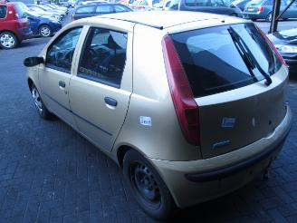 Fiat Punto ii (188) hatchback 1.2 16v 80 (188.a.5000)  (05-1999/07-2003) picture 3