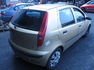 Fiat Punto ii (188) hatchback 1.2 16v 80 (188.a.5000)  (05-1999/07-2003) picture 4