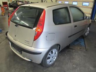Fiat Punto ii (188) hatchback 1.2 60 s (188.a.4000)  (09-1999/12-2010) picture 4