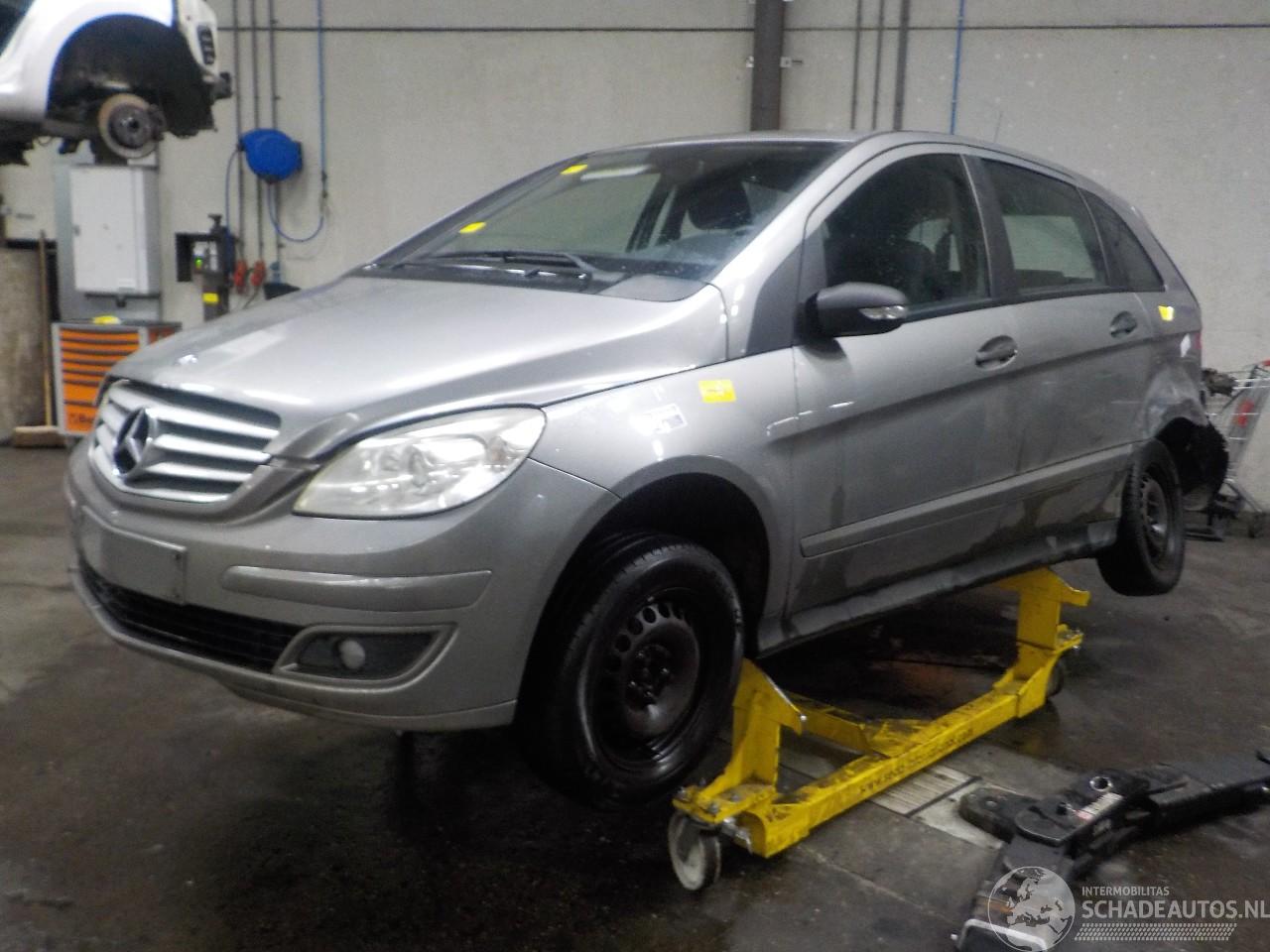 Mercedes B-klasse B (W245) Hatchback 1.5 B-150 16V (M266.920) [70kW]  (03-2005/11-2011)