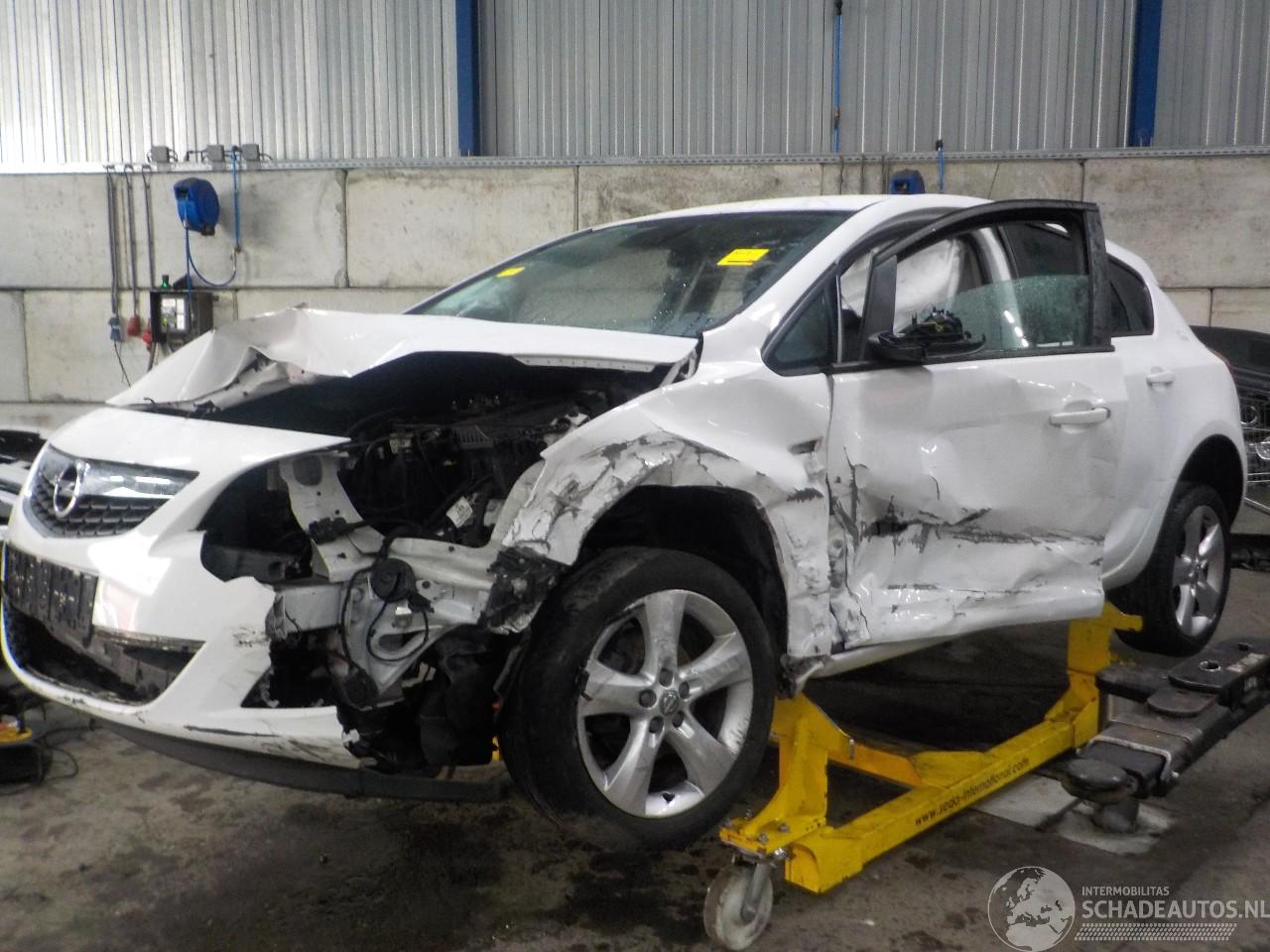 Opel Astra Astra J (PC6/PD6/PE6/PF6) Hatchback 5-drs 1.4 Turbo 16V (A14NEL(Euro 5=
)) [88kW]  (10-2010/10-2015)