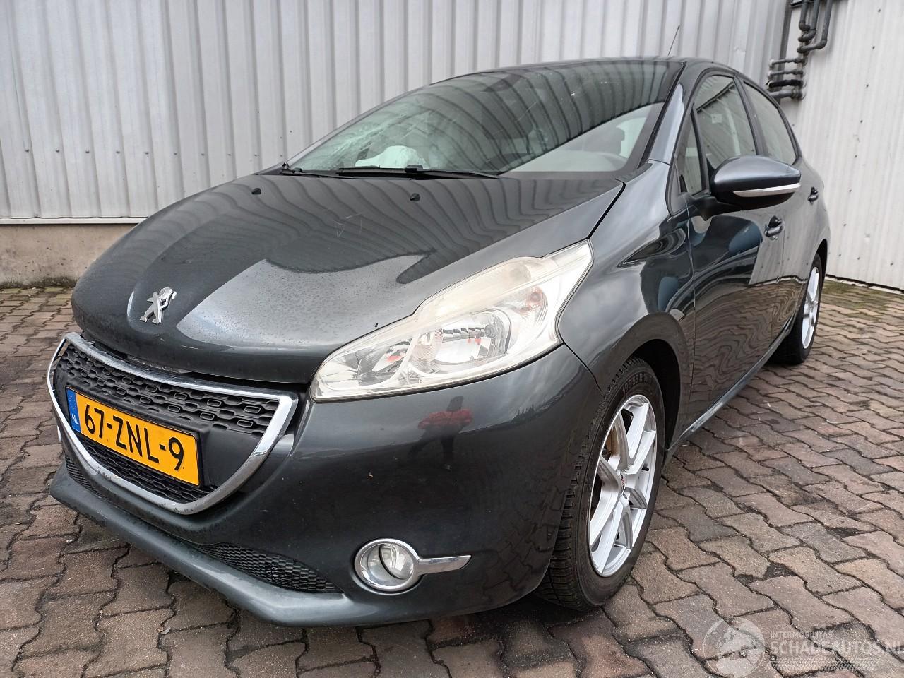 Peugeot 208 208 I (CA/CC/CK/CL) Hatchback 1.2 Vti 12V PureTech 82 (EB2F(HMZ)) [60k=
W]  (03-2012/12-2019)