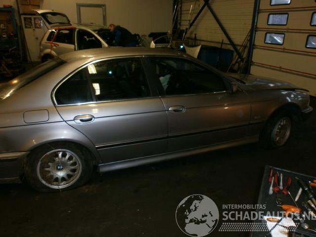 BMW 5-serie (e39) sedan 530d 24v (m57-d30(306d1))  (08-1998/09-2000)