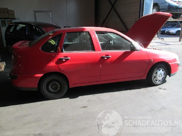 Seat Cordoba facelift (6c2/6k2) sedan 1.4 16v (aua)  (05-2000/12-2002)