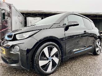 krockskadad bil auto BMW i3 Basis 94Ah 33 kWh 170pk aut - pano - 19 inch - wegenbelastingvrij - 2000 euro subsidie - 4 procent bijtelling - 2x laadkabel erbij - nap - 42.411,- euro nw.prijs 2017/4