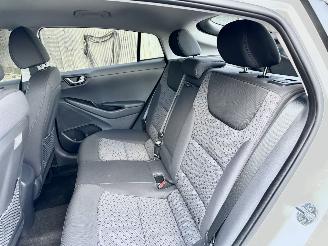 Hyundai Ioniq Comfort EV 120pk aut + f1 flippers - nap - 2x laadkabels - navi - camera - front + line assist - wegenbelastingvrij - keyless entry + start picture 25