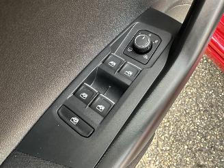 Volkswagen Taigo 1.0 TSI 116pk aut + F1 R-line - pano - virtual - front + line + side assist - navi - camera - sfeerverl - 3x r-line picture 40