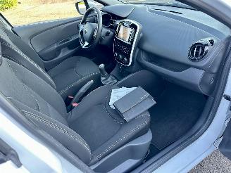 Renault Clio Estate 1.5 dCi 90pk ECO Expr - 142dkm nap - nw distr.riem 118dkm - navi - airco - cruise - pdc - trekh picture 19
