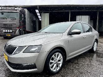 Skoda Octavia 1.0 TSI 115pk 6-bak Greentech Amb Bus sedan - navi - clima - cruise - pdc v+a - licht + regensensor picture 2