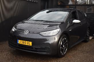 Vaurioauto  passenger cars Volkswagen ID.3 58Kwh First 204Pk 3FASE *Navi/Clima/Stoelverwarming 2020/11