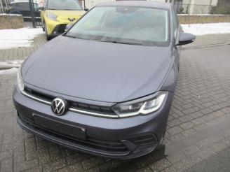Damaged car Volkswagen Polo 1.0TSI 95pk Climatronic Navi Camera CruiseControl..... 2022/9