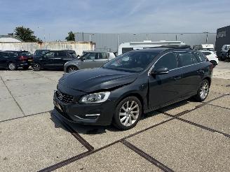 Unfallwagen Volvo V-60 1.6 D2 R-Design 2014/10