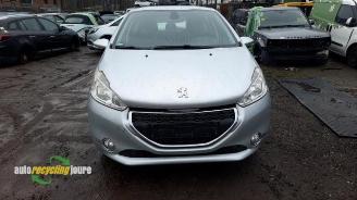 Peugeot 208 208 I (CA/CC/CK/CL), Hatchback, 2012 / 2019 1.4 16V picture 8