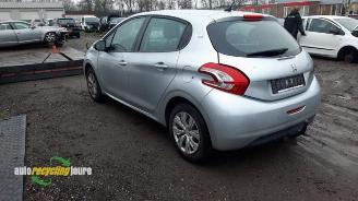 Peugeot 208 208 I (CA/CC/CK/CL), Hatchback, 2012 / 2019 1.4 16V picture 3